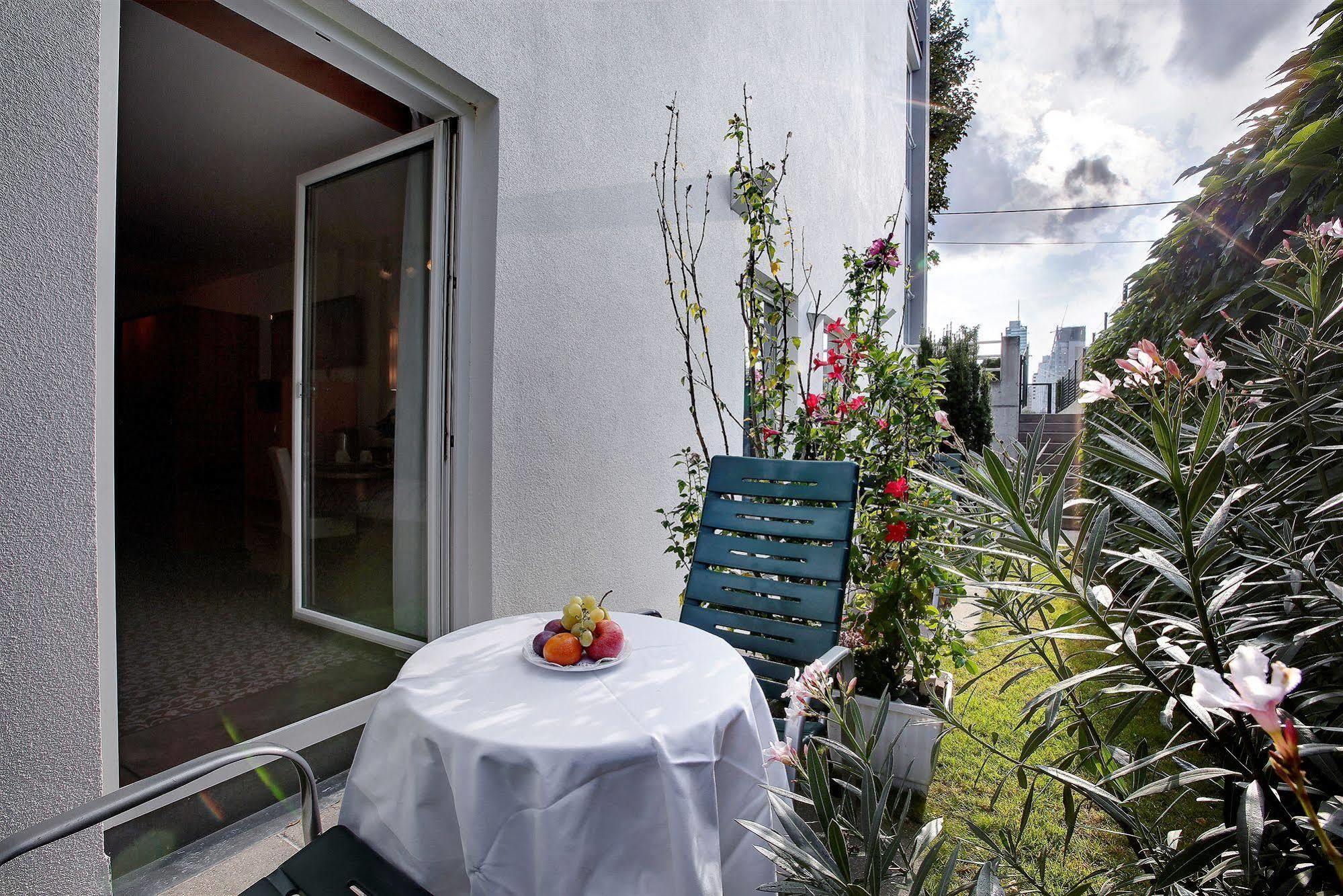 Strandhotel Alte Donau 4* Wien